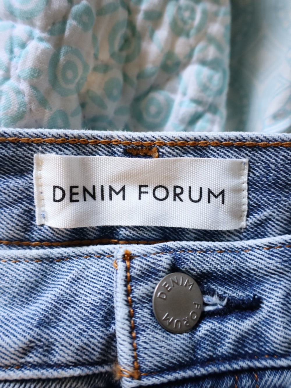 Aritzia Denim Forum The Luanne High Rise Tapered 30L Light Wash Women’s Size 29 - Picture 9 of 11